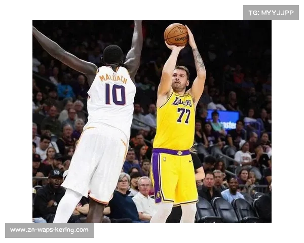 艾顿百分百命中率成奇兵,湖人内线优势成压制太阳关键 艾顿百分百命中率成奇兵,湖人内线优势成压制太阳关键