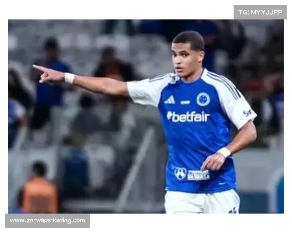 多特蒙德签下17岁克鲁塞罗左后卫考阿-普拉特斯，夏季正式加盟